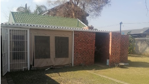 To Let 8 Bedroom Property for Rent in Fichardt Park Free State